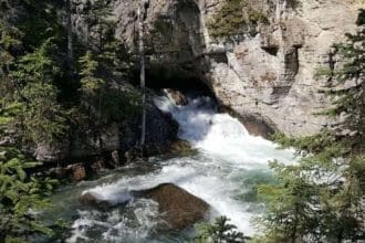 maligne canyon