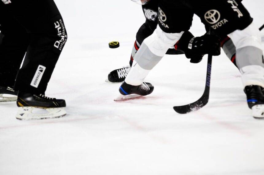 How long is an ice hockey game