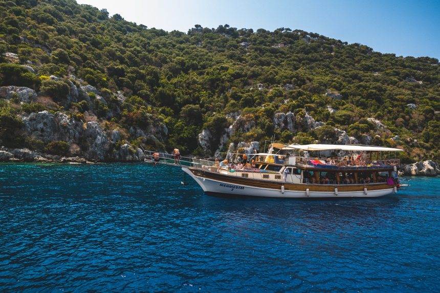 Boat cruise
