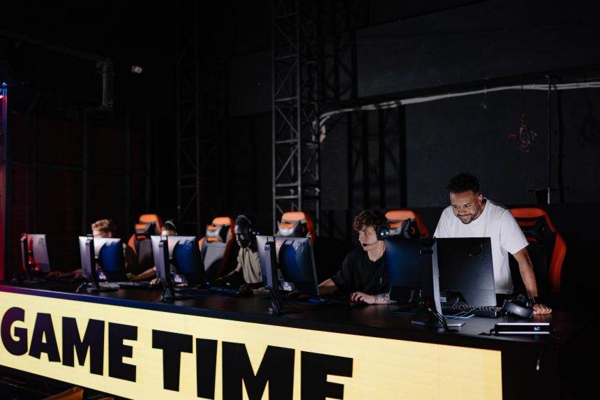 team playing competitive Minecraft games.