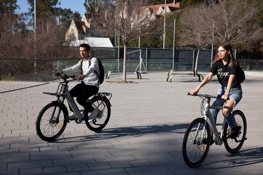 Discover Downtown Vancouver with the Grand Bike Tour!