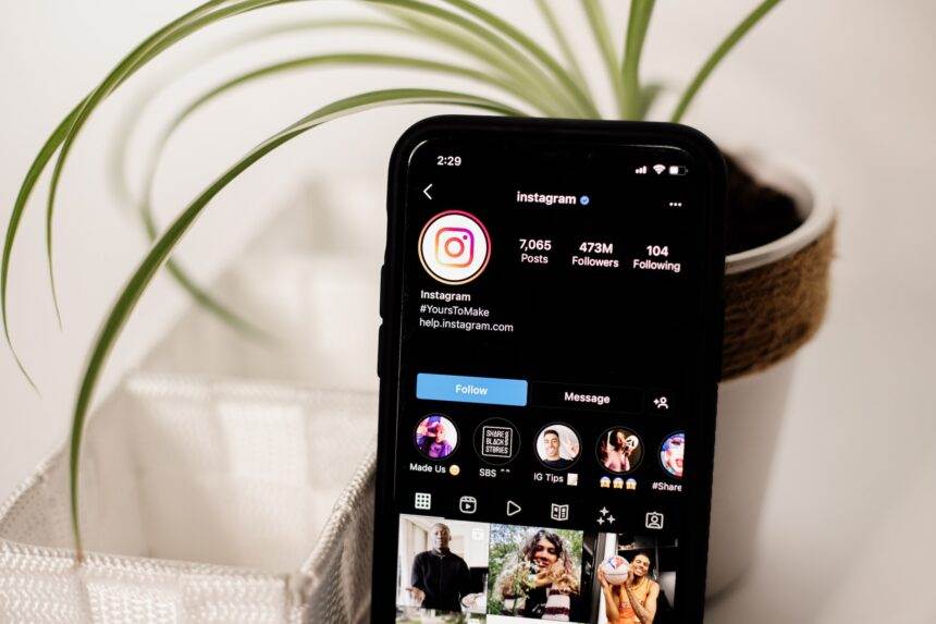 what is the benefit of advertising in instagram explore